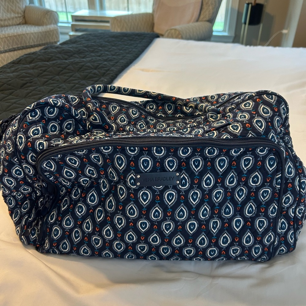Vera Bradley weekender navy Patterned